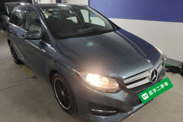 Used Mercedes-Benz B-Class 2015 B 200 Sport Edition Front Right 45 Deg
