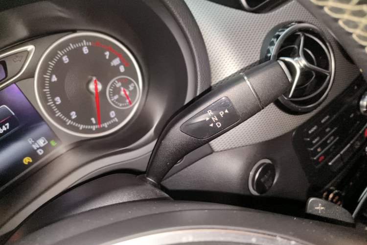 Used Mercedes-Benz B-Class 2015 B 200 Fashion Model Gear Lever