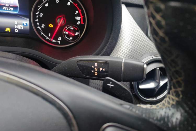 Used Mercedes-Benz B-Class 2015 B 200 Sport Edition Gear Lever