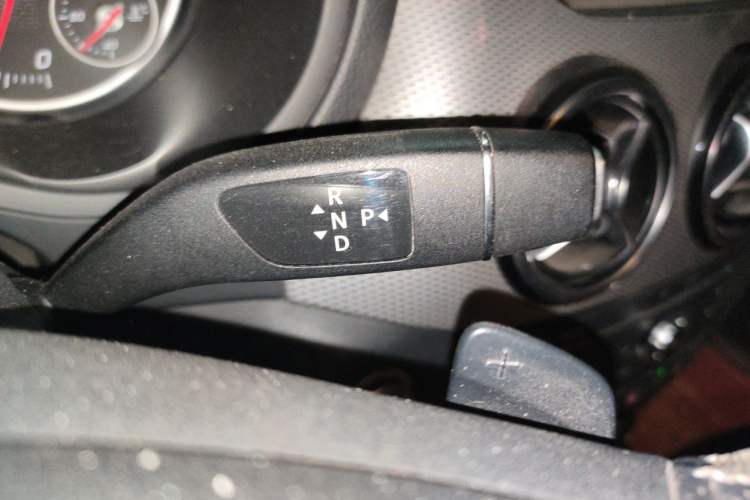 Used Mercedes-Benz B-Class 2015 B 200 Sport Edition Gear Lever