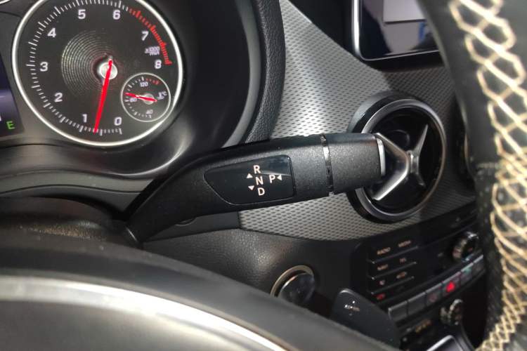 Used Mercedes-Benz B-Class 2015 B 200 Fashion Model Gear Lever