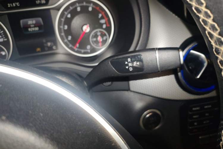 Used Mercedes-Benz B-Class 2015 B 200 Sport Edition Gear Lever