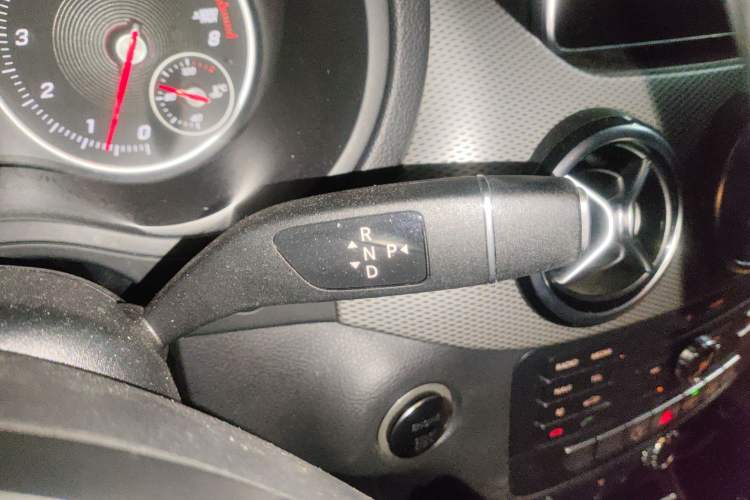 Used Mercedes-Benz B-Class 2015 B 200 Sport Edition Gear Lever