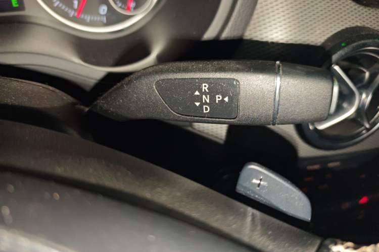 Used Mercedes-Benz B-Class 2015 B 200 Fashion Model Gear Lever