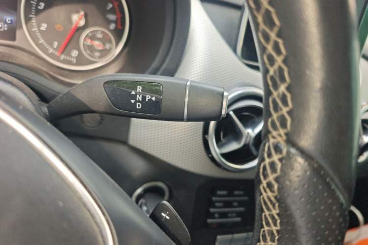 Used Mercedes-Benz B-Class 2015 B 200 Sport Edition Gear Lever