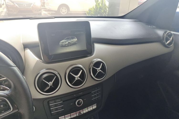Used Mercedes-Benz B-Class 2015 B 200 Fashion Model Interior 2