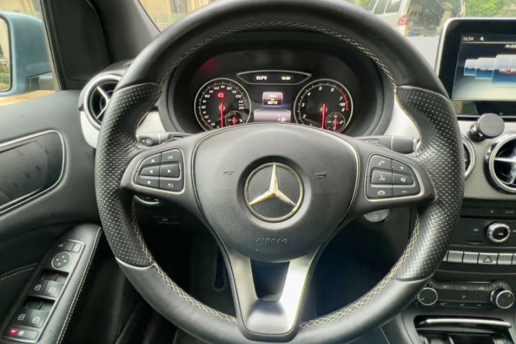 Used Mercedes-Benz B-Class 2015 B 200 Sport Edition Interior 2