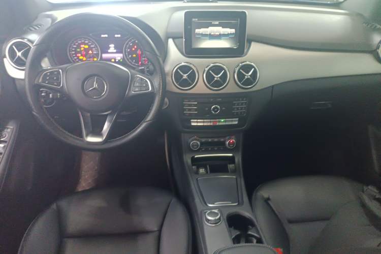 Used Mercedes-Benz B-Class 2015 B 200 Fashion Model Interior 2