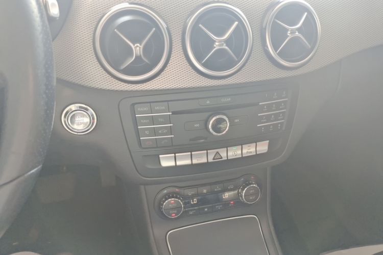 Used Mercedes-Benz B-Class 2015 B 200 Fashion Model Interior 3