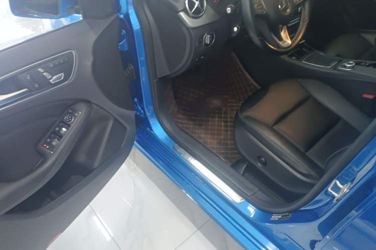 Used Mercedes-Benz B-Class 2015 B 200 Fashion Model Interior 3