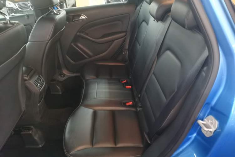 Used Mercedes-Benz B-Class 2015 B 200 Fashion Model Interior 4