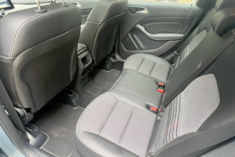 Used Mercedes-Benz B-Class 2015 B 200 Sport Edition Interior 4