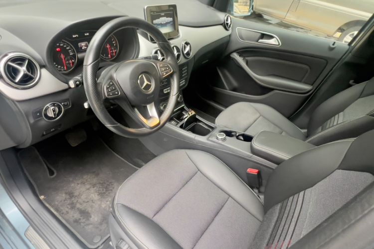 Used Mercedes-Benz B-Class 2015 B 200 Sport Edition Interior 6
