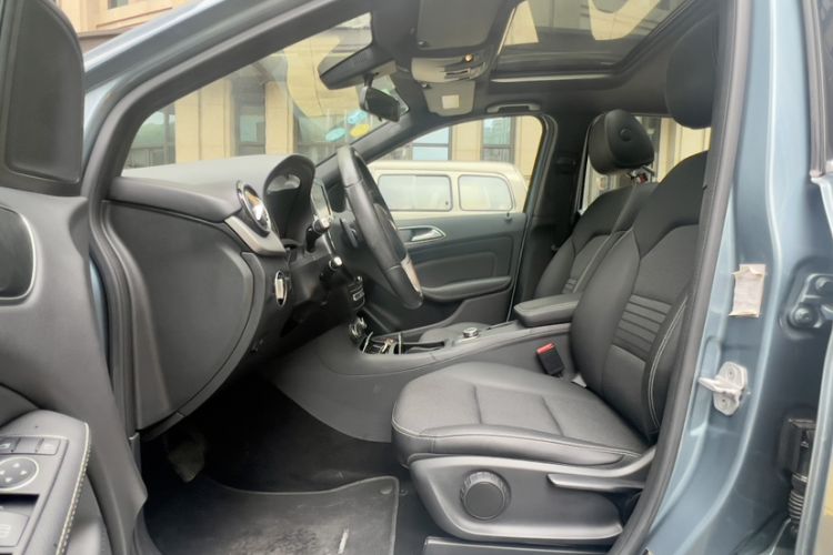 Used Mercedes-Benz B-Class 2015 B 200 Sport Edition Interior 8