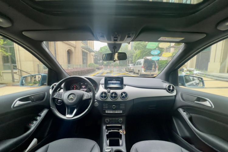Used Mercedes-Benz B-Class 2015 B 200 Sport Edition Interior 9