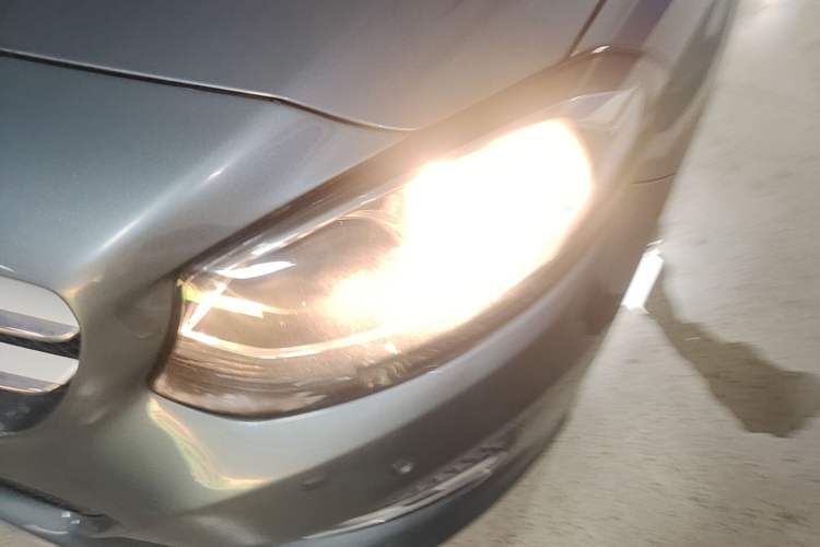 Used Mercedes-Benz B-Class 2015 B 200 Sport Edition Left Front Headlight