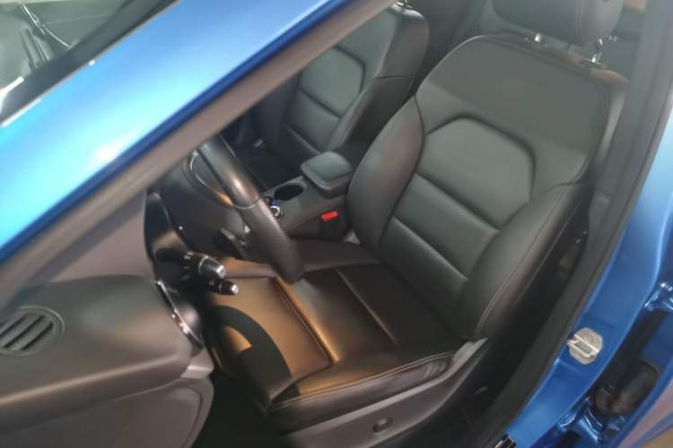 Used Mercedes-Benz B-Class 2015 B 200 Fashion Model Left Front Seat