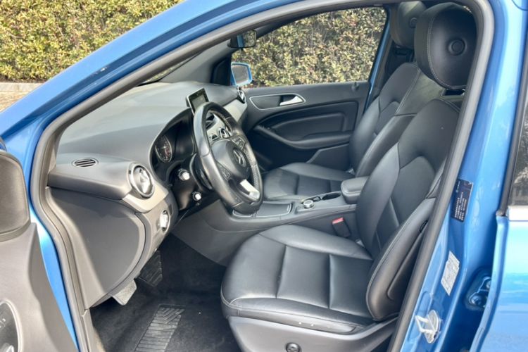 Used Mercedes-Benz B-Class 2015 B 200 Fashion Model Left Front Seat