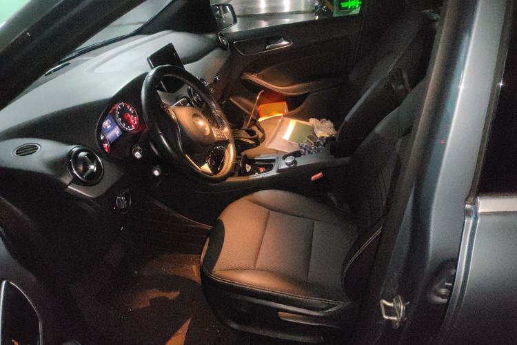 Used Mercedes-Benz B-Class 2015 B 200 Sport Edition Left Front Seat