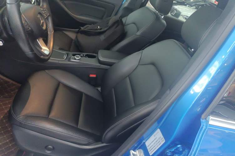Used Mercedes-Benz B-Class 2015 B 200 Fashion Model Left Front Seat