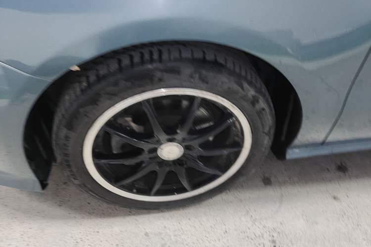 Used Mercedes-Benz B-Class 2015 B 200 Sport Edition Left Front Wheel Hub