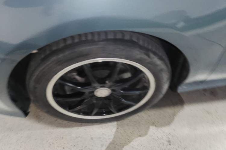 Used Mercedes-Benz B-Class 2015 B 200 Sport Edition Left Front Wheel Hub