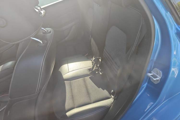 Used Mercedes-Benz B-Class 2015 B 200 Sport Edition Left Rear Seat