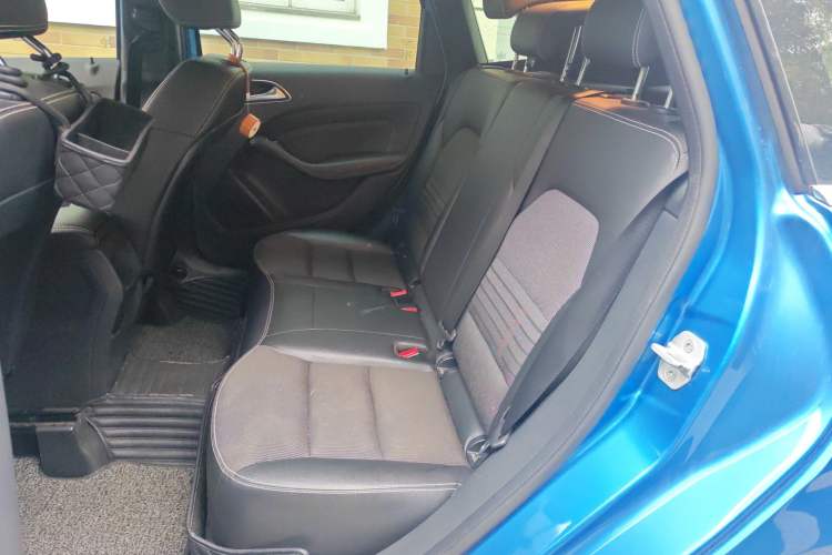 Used Mercedes-Benz B-Class 2015 B 200 Sport Edition Left Rear Seat