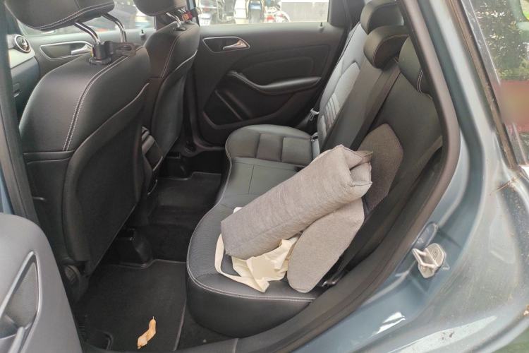Used Mercedes-Benz B-Class 2015 B 200 Sport Edition Left Rear Seat