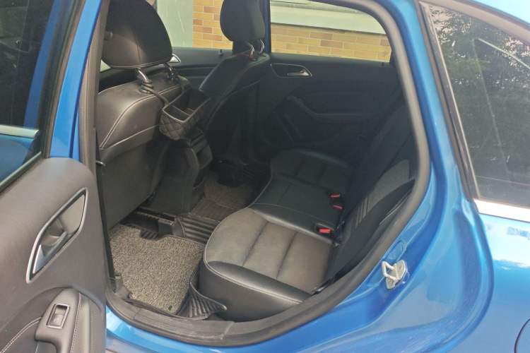 Used Mercedes-Benz B-Class 2015 B 200 Sport Edition Left Rear Seat