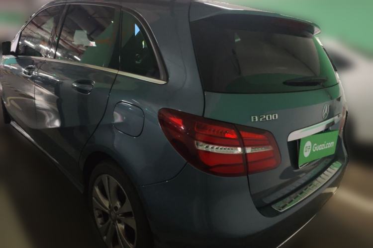 Used Mercedes-Benz B-Class 2015 B 200 Fashion Model Rear Left 45 Deg