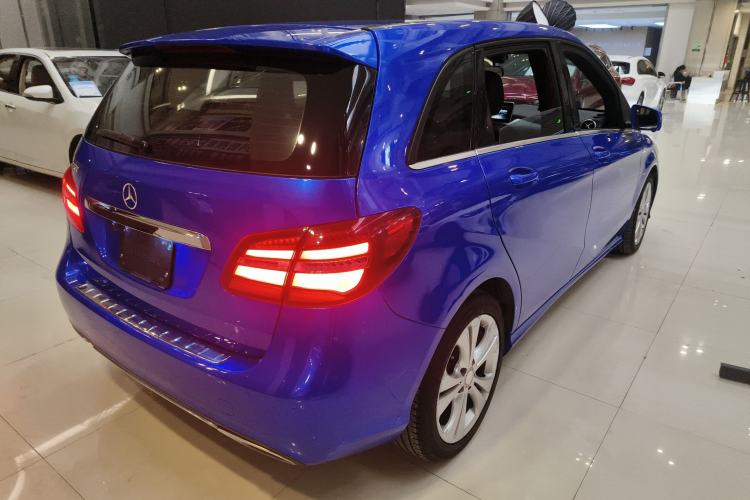 Used Mercedes-Benz B-Class 2015 B 200 Fashion Model Rear Right 45 Deg