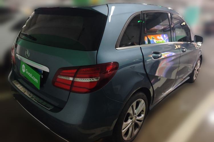 Used Mercedes-Benz B-Class 2015 B 200 Fashion Model Rear Right 45 Deg