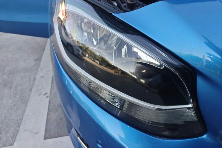 Used Mercedes-Benz B-Class 2015 B 200 Sport Edition Right Front Headlight