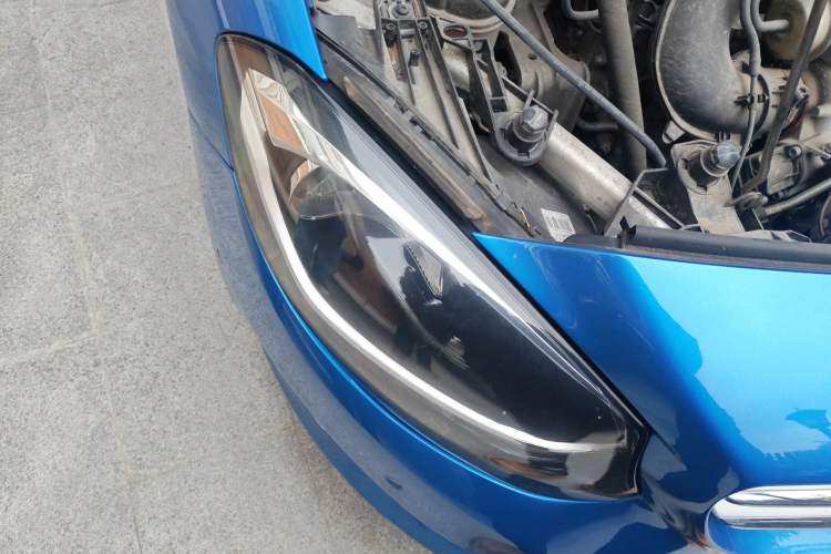Used Mercedes-Benz B-Class 2015 B 200 Sport Edition Right Front Headlight