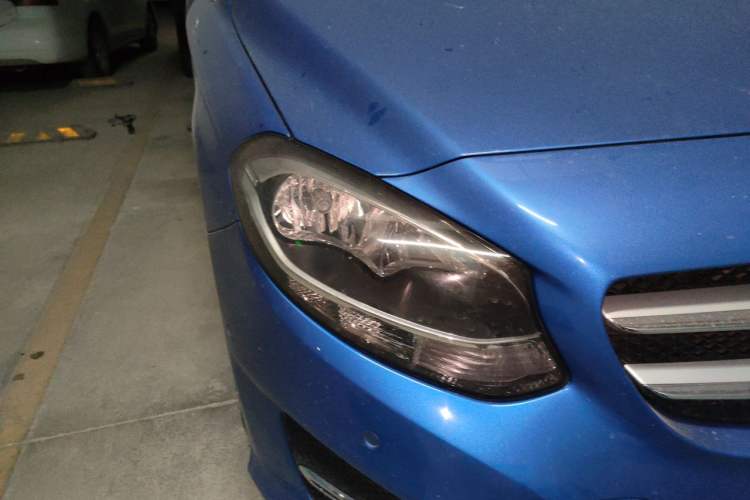Used Mercedes-Benz B-Class 2015 B 200 Sport Edition Right Front Headlight