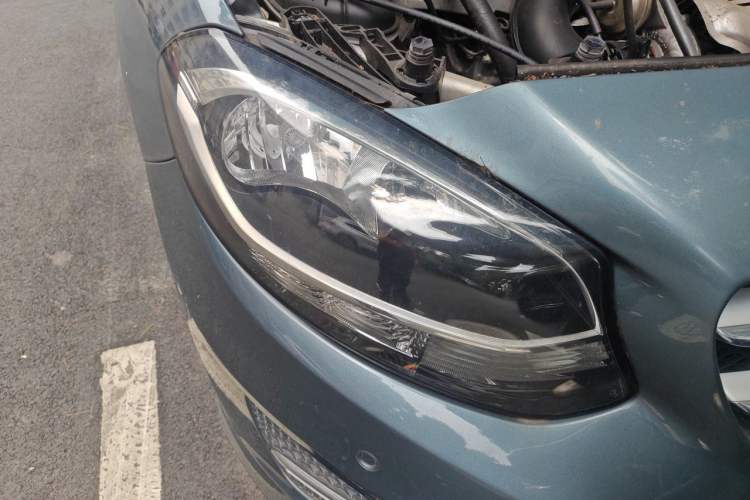 Used Mercedes-Benz B-Class 2015 B 200 Sport Edition Right Front Headlight