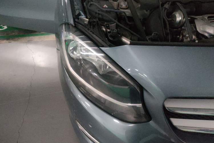Used Mercedes-Benz B-Class 2015 B 200 Sport Edition Right Front Headlight