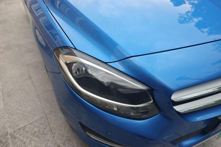 Used Mercedes-Benz B-Class 2015 B 200 Sport Edition Right Front Headlight
