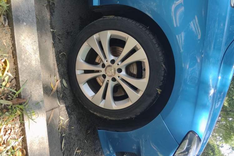 Used Mercedes-Benz B-Class 2015 B 200 Fashion Model Right Front Wheel Hub