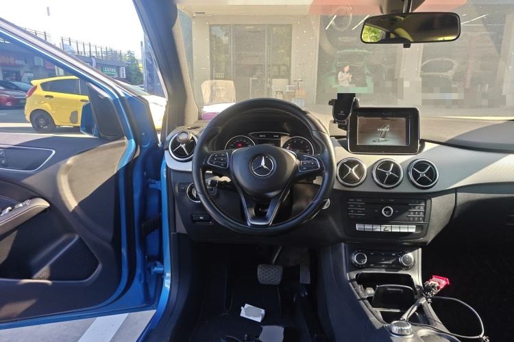 Used Mercedes-Benz B-Class 2015 B 200 Sport Edition Steering Wheel