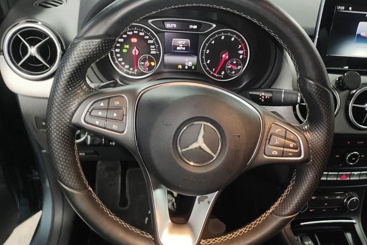 Used Mercedes-Benz B-Class 2015 B 200 Sport Edition Steering Wheel
