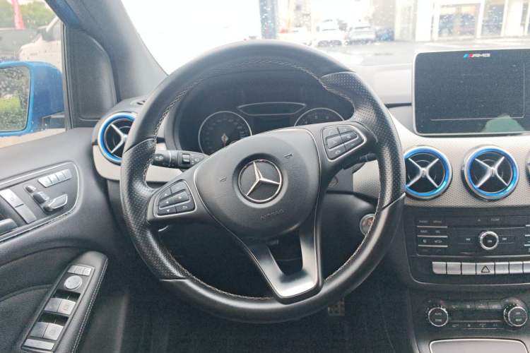 Used Mercedes-Benz B-Class 2015 B 200 Fashion Model Steering Wheel