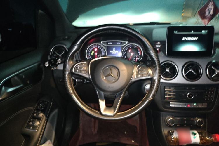 Used Mercedes-Benz B-Class 2015 B 200 Sport Edition Steering Wheel