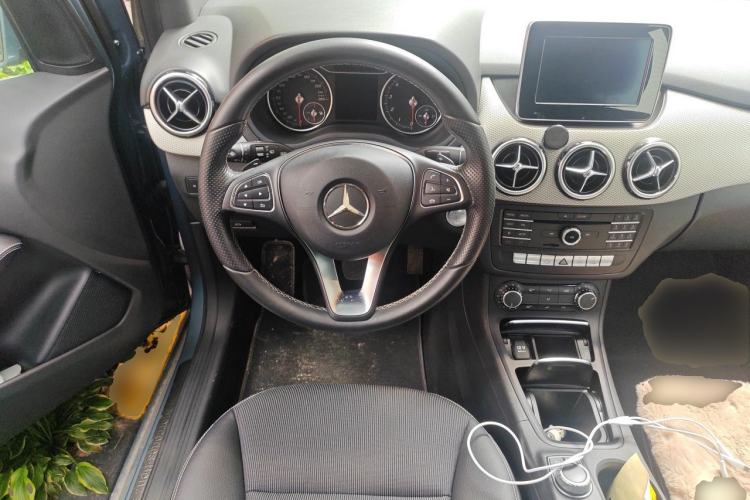 Used Mercedes-Benz B-Class 2015 B 200 Sport Edition Steering Wheel