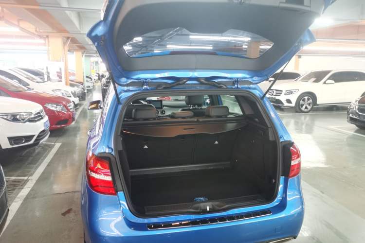 Used Mercedes-Benz B-Class 2015 B 200 Fashion Model Trunk