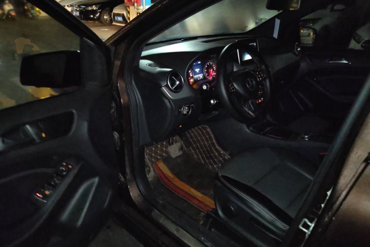 Used Mercedes-Benz B-Class 2015 B 200 Sport Edition Driver Seat