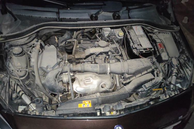 Used Mercedes-Benz B-Class 2015 B 200 Sport Edition Engine Bay