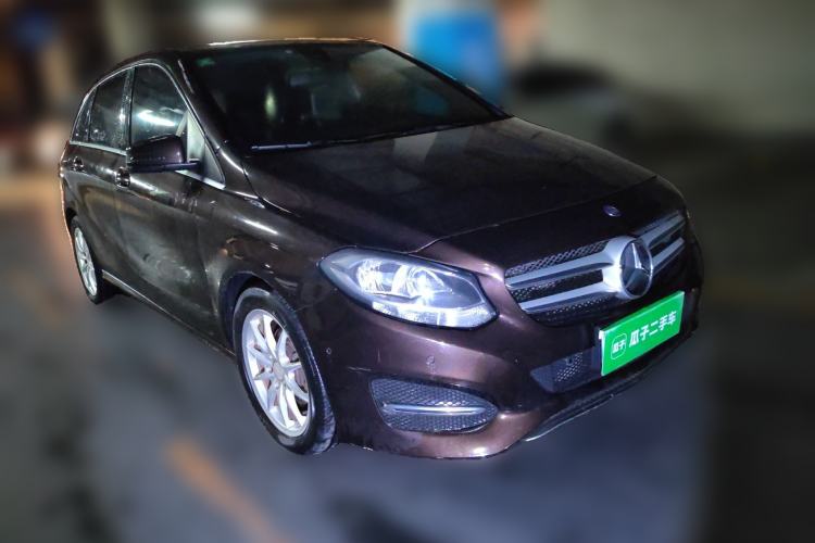 Used Mercedes-Benz B-Class 2015 B 200 Sport Edition Front Right 45 Deg