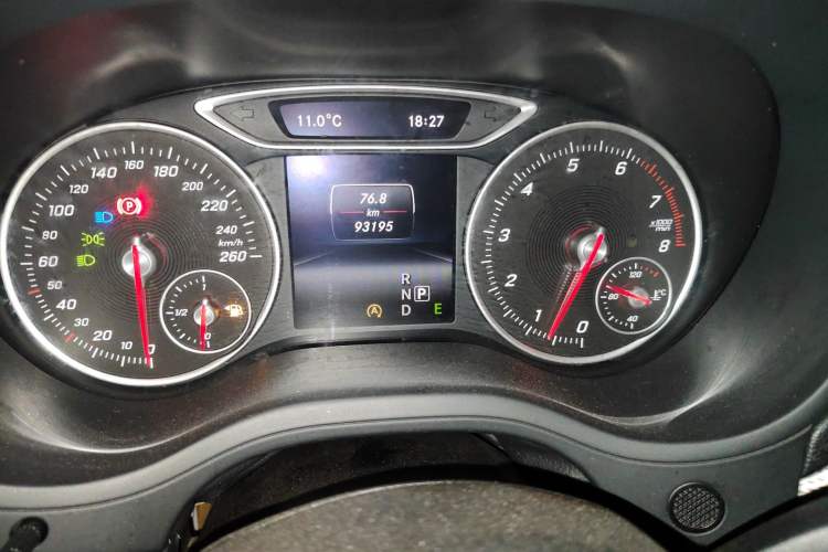 Used Mercedes-Benz B-Class 2015 B 200 Sport Edition Odometer Close Up